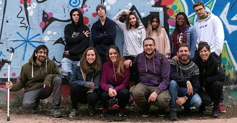 Set joves del projecte Tarda Jove de Lloret de Mar guanyen el segon premi del concurs de Hip-hop per la Pau Set joves del projecte Tarda Jove de Lloret de Mar guanyen el segon premi del concurs de Hip-hop per la Pau